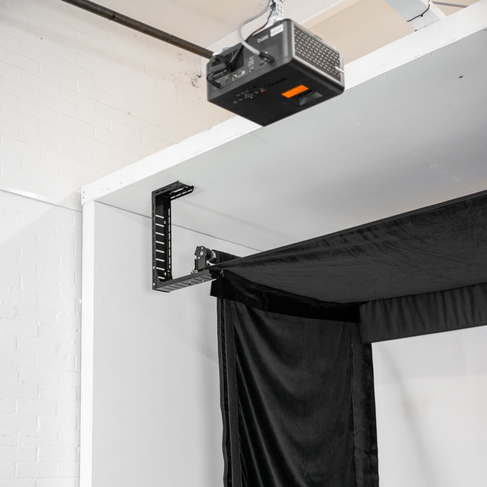 Golfbays Retractable Simbox Golf Simulator Enclosure - W 12